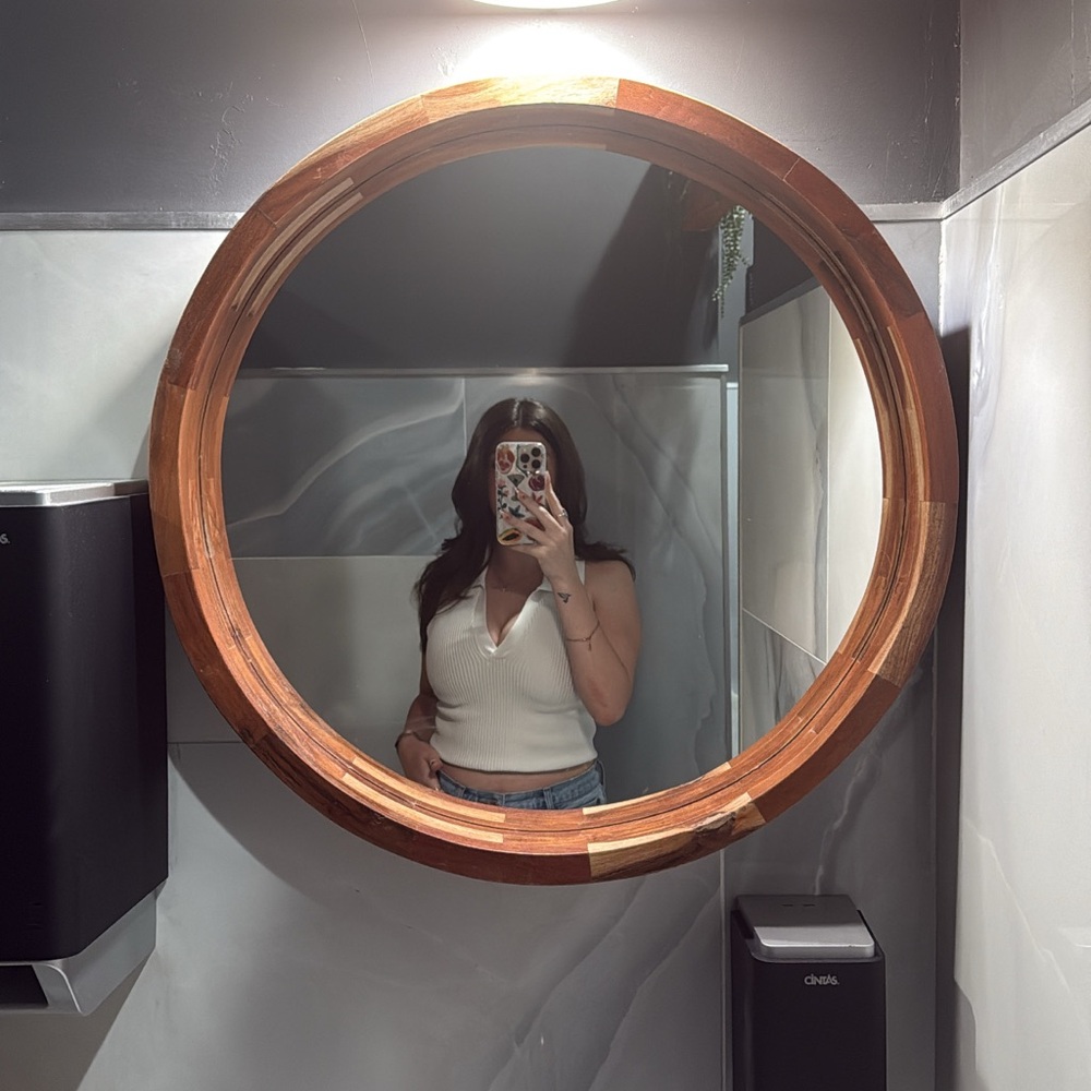 Meet your Posher, Valeria